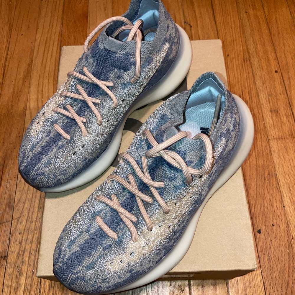 Yeezy boost 380 Mist - non reflective 

size 5.5